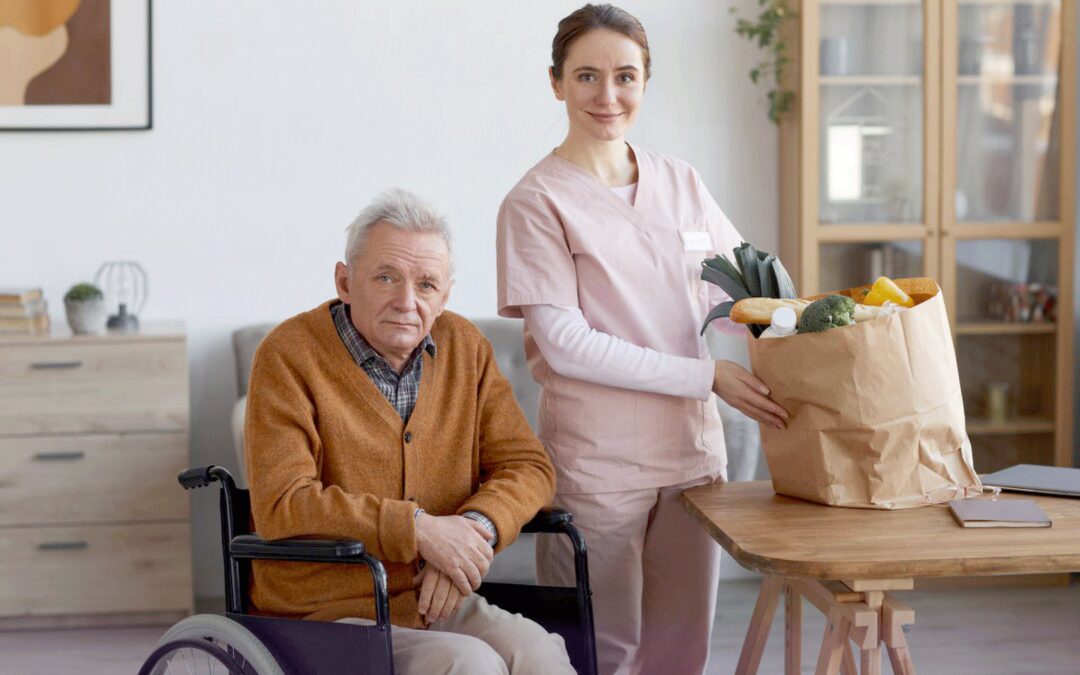 Living Alone Vs Senior Living Community: Know the benefits